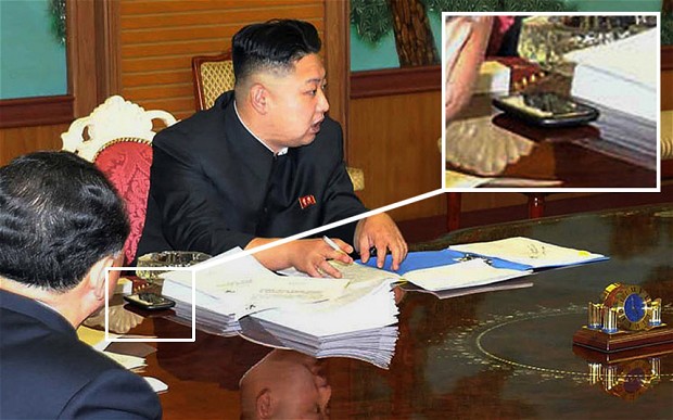 kim-jong-un-smartphone