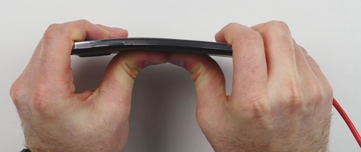 Samsung Galaxy Note 3 Easily Passes Bend Test Which Destroyed the iPhone 6 Plus