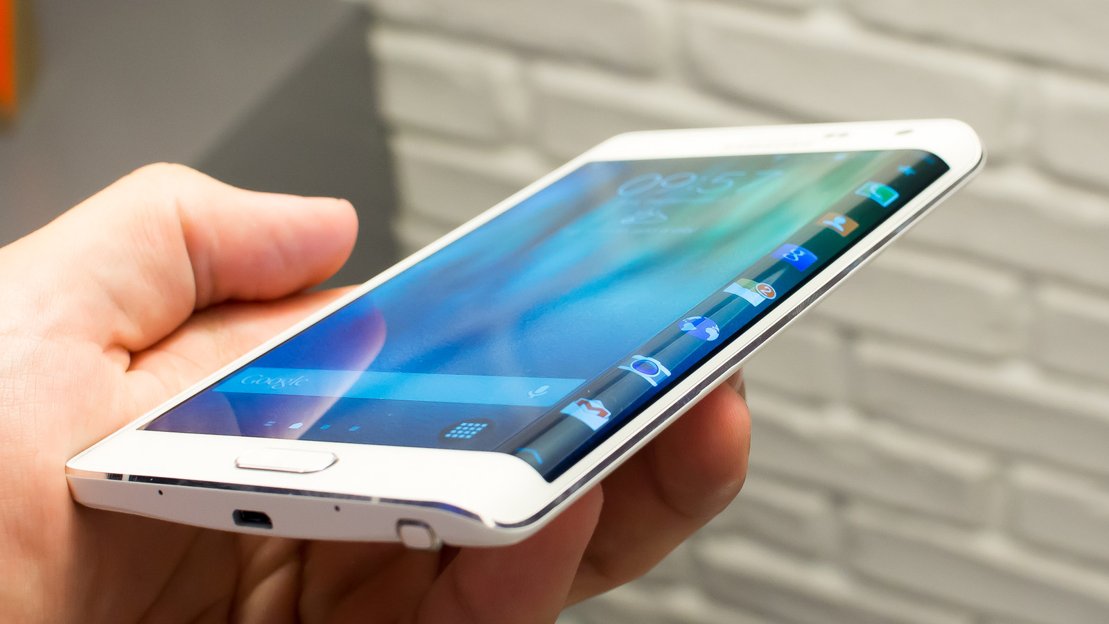 Everything You Need to Know About Samsung’s New Curved Smartphone: The Galaxy Note Edge