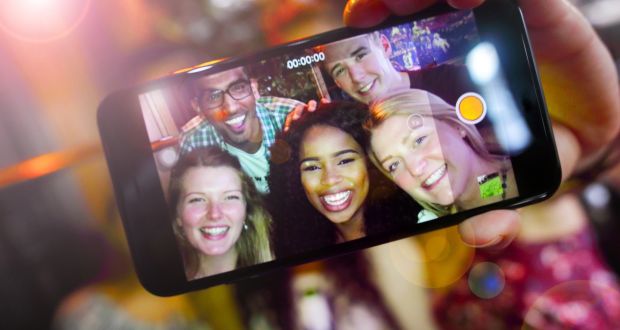 10 Best Android phones for taking selfies (because it’s all that matters)
